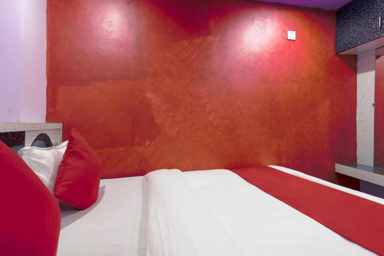 Oyo 45752 Hotel Sb Palace Godarpura Εξωτερικό φωτογραφία