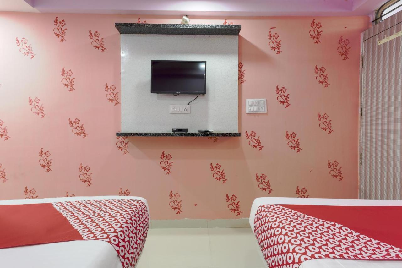 Oyo 45752 Hotel Sb Palace Godarpura Εξωτερικό φωτογραφία
