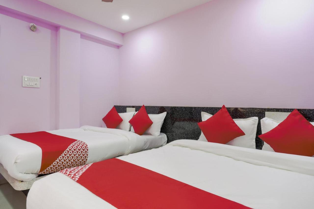 Oyo 45752 Hotel Sb Palace Godarpura Εξωτερικό φωτογραφία