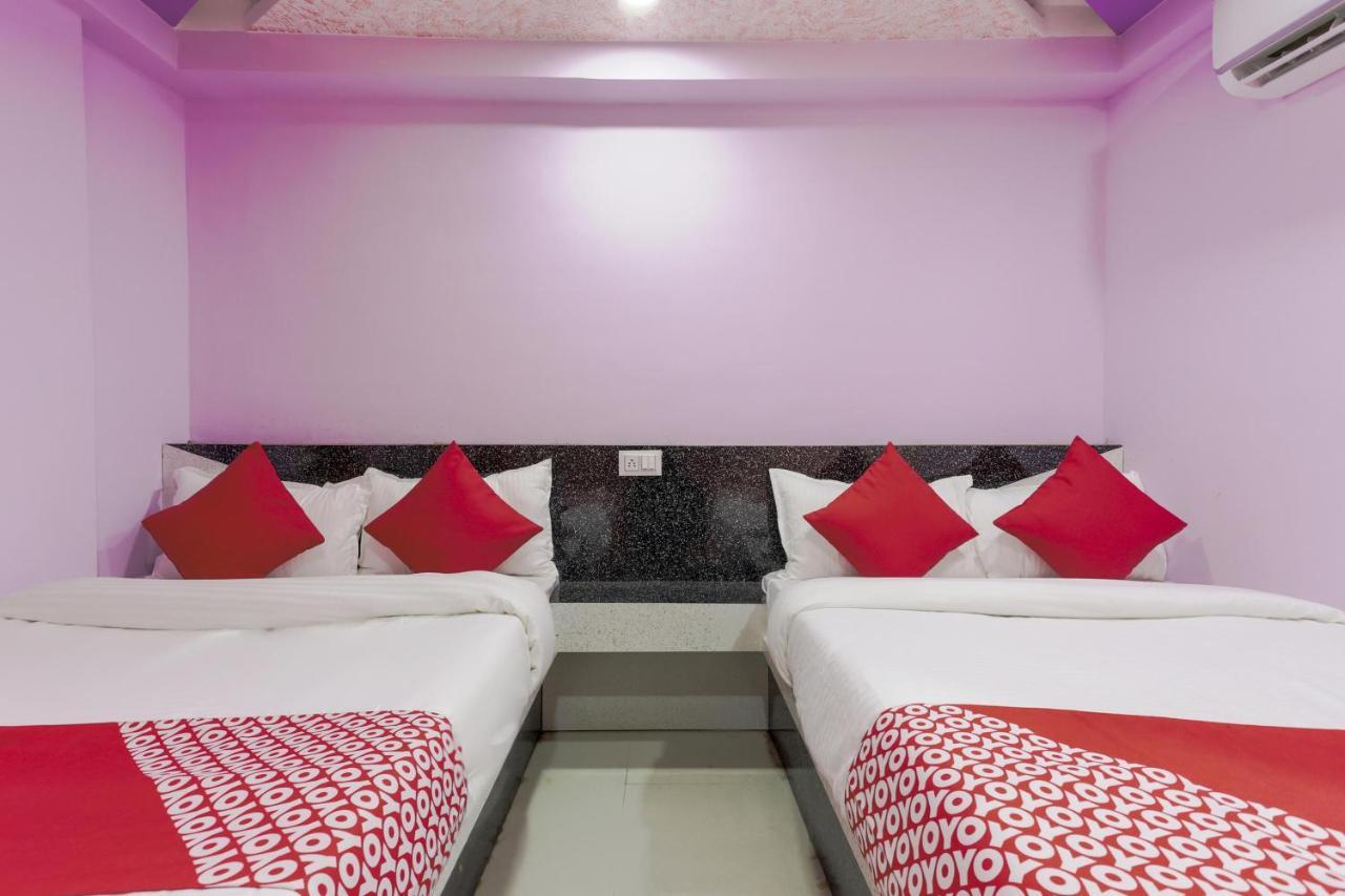 Oyo 45752 Hotel Sb Palace Godarpura Εξωτερικό φωτογραφία