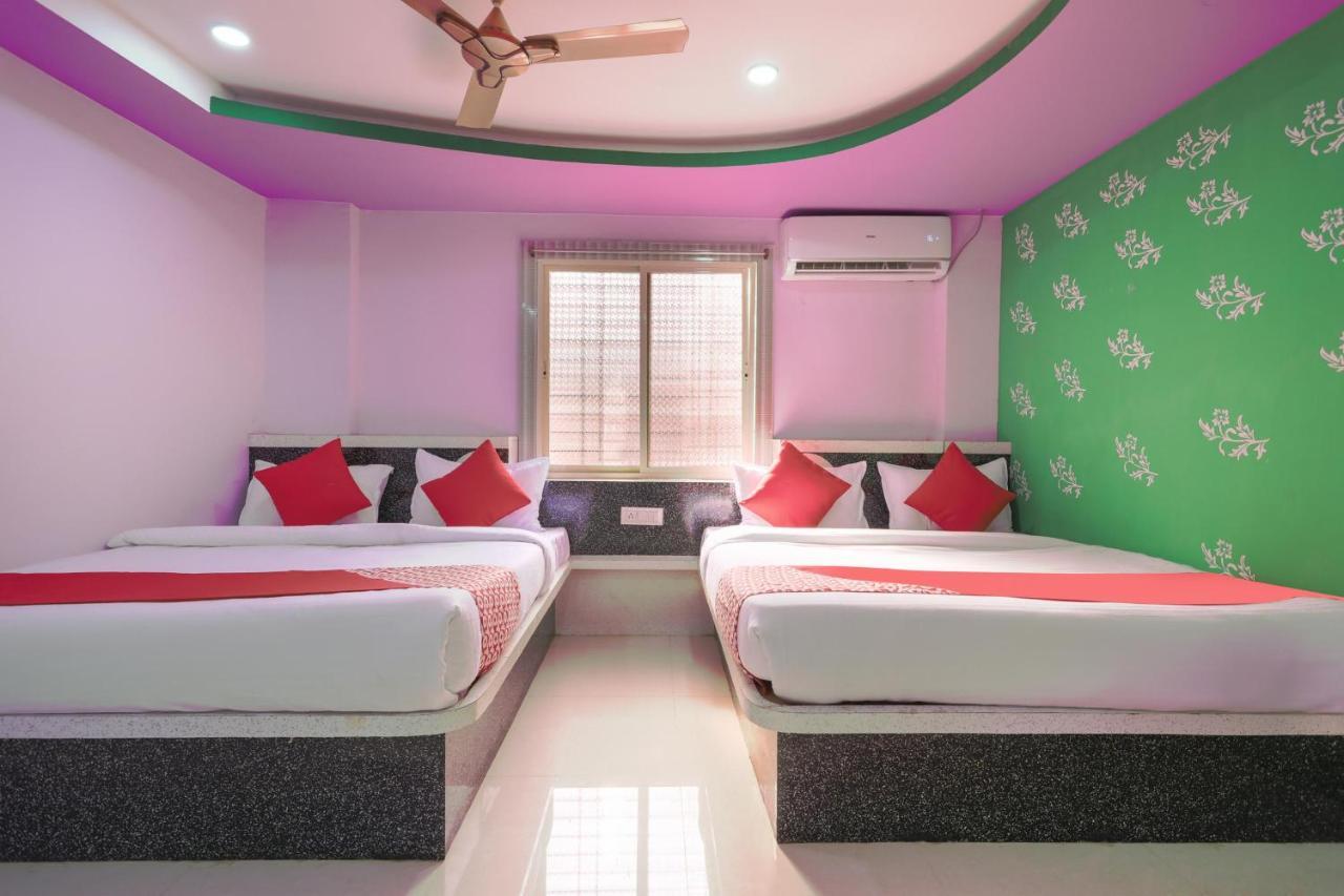 Oyo 45752 Hotel Sb Palace Godarpura Εξωτερικό φωτογραφία